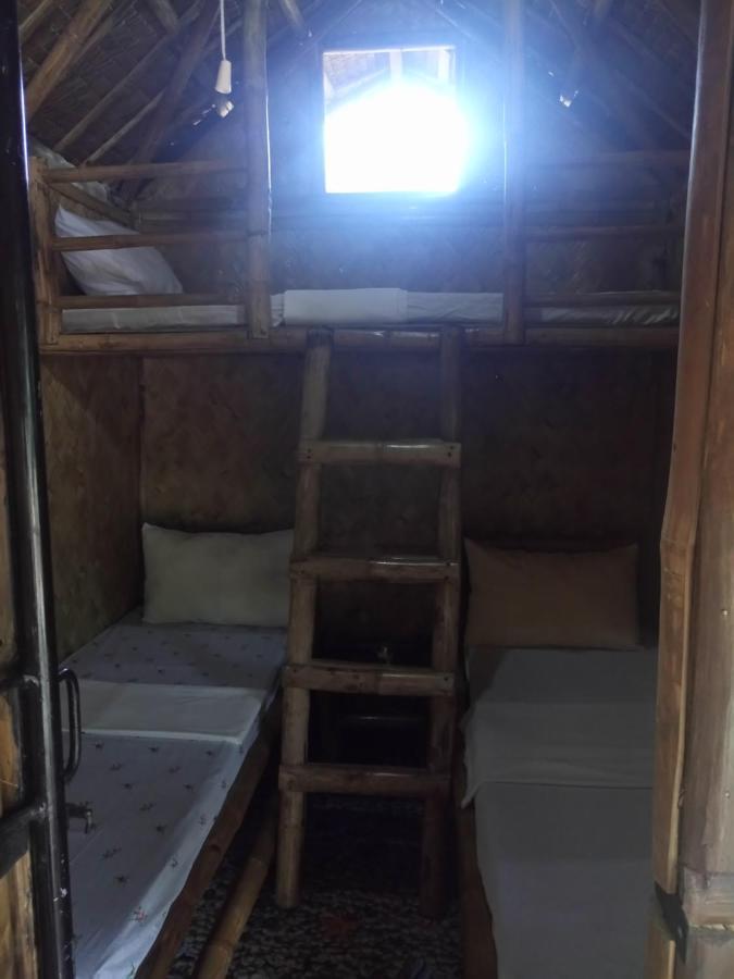 Bahay Kawayan Backpackers Inn Coron Bilik gambar